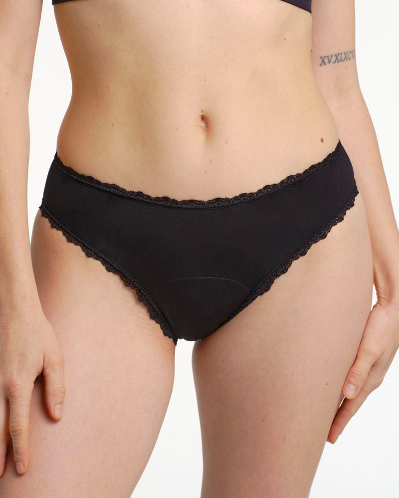 Culotte menstruelle noire en dentelle - Moodz.co